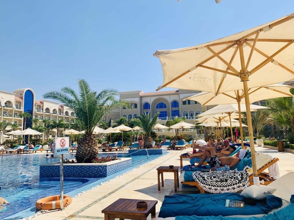 Pool Premier Le Reve Hotel & Spa