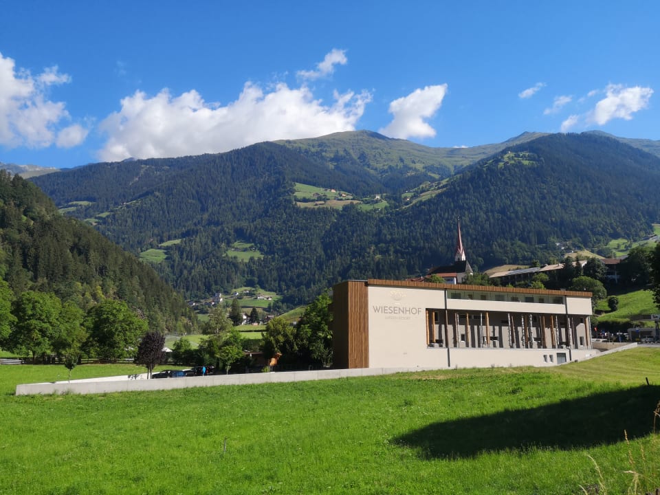 Außenansicht Hotel Wiesenhof Garden Resort