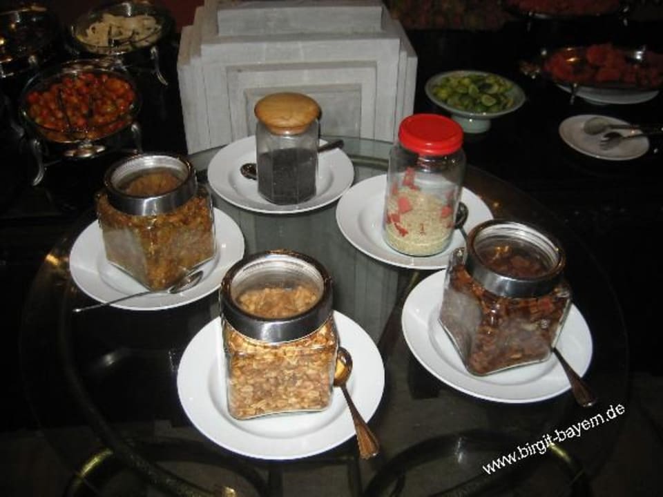 Frühstück The Fair House Beach Resort