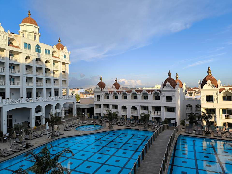 Pool Oz Hotels Side Premium