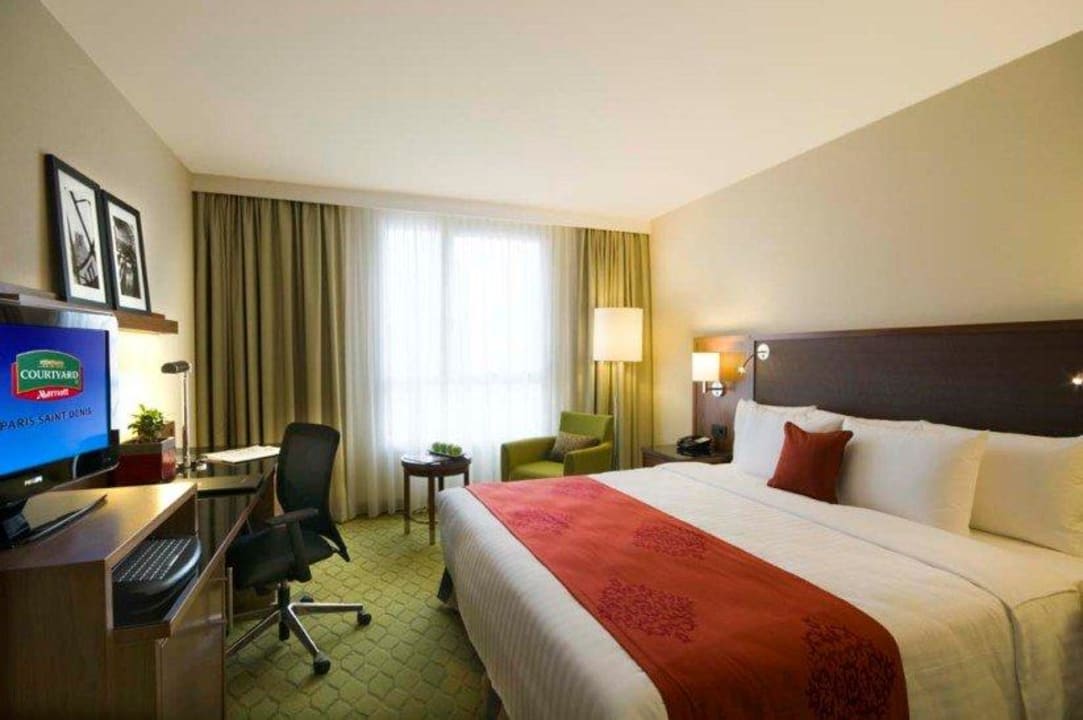 Guest Room Hotel Courtyard by Marriott Paris Saint Denis