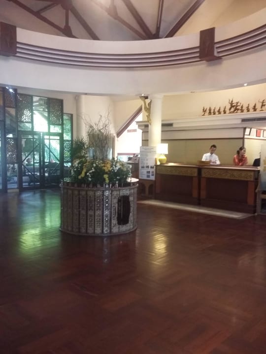 Reception desk Hotel Felix River Kwai