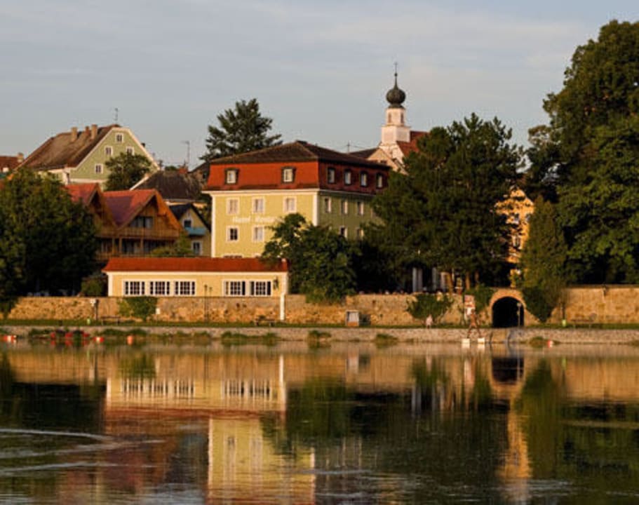 Ruhige Lage am Inn Hotel Gugerbauer