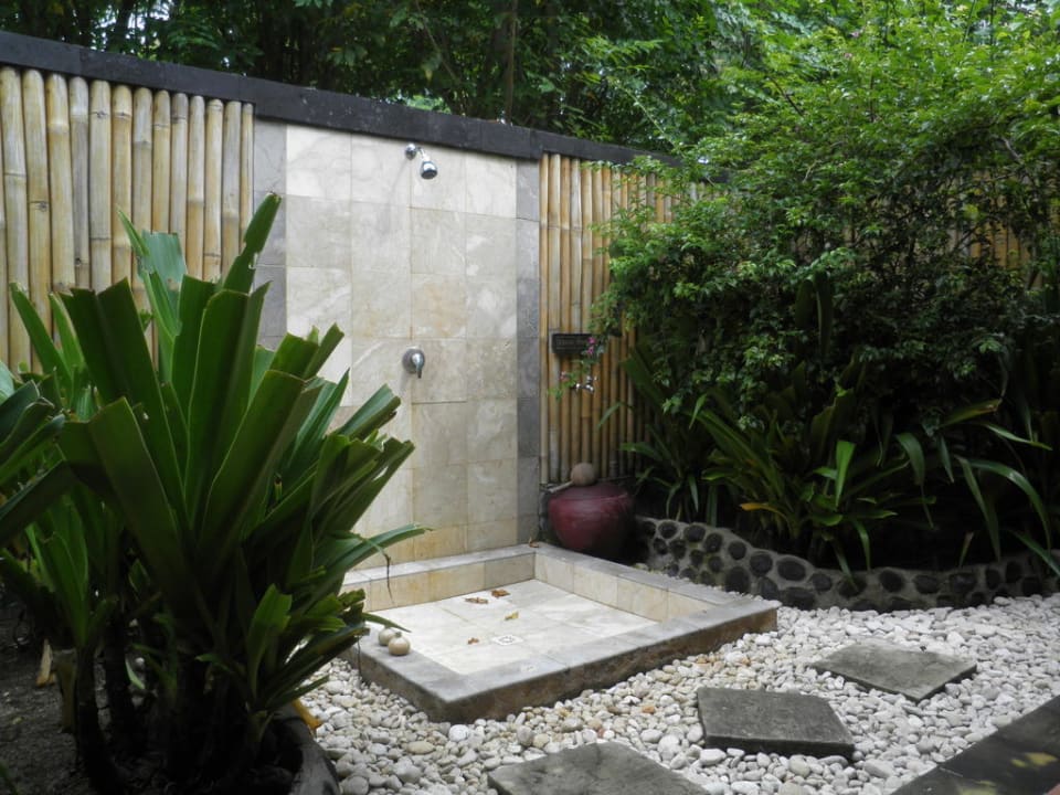 Freiluftdusche Hotel Vila Ombak