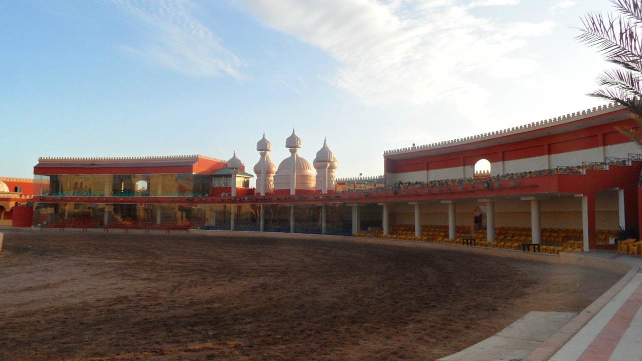 Zuschauertribüne der Arena Pickalbatros Alf Leila Wa Leila Resort - Neverland Hurghada