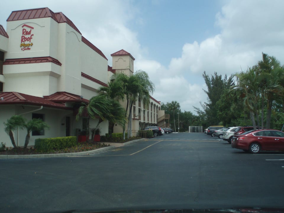 Parkplatz Hotel Red Roof Inn & Suites Naples