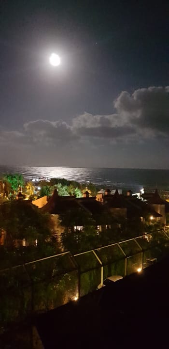Ausblick aus unserem Zimmer bei Nacht, auch schön!  VONRESORT Golden Coast