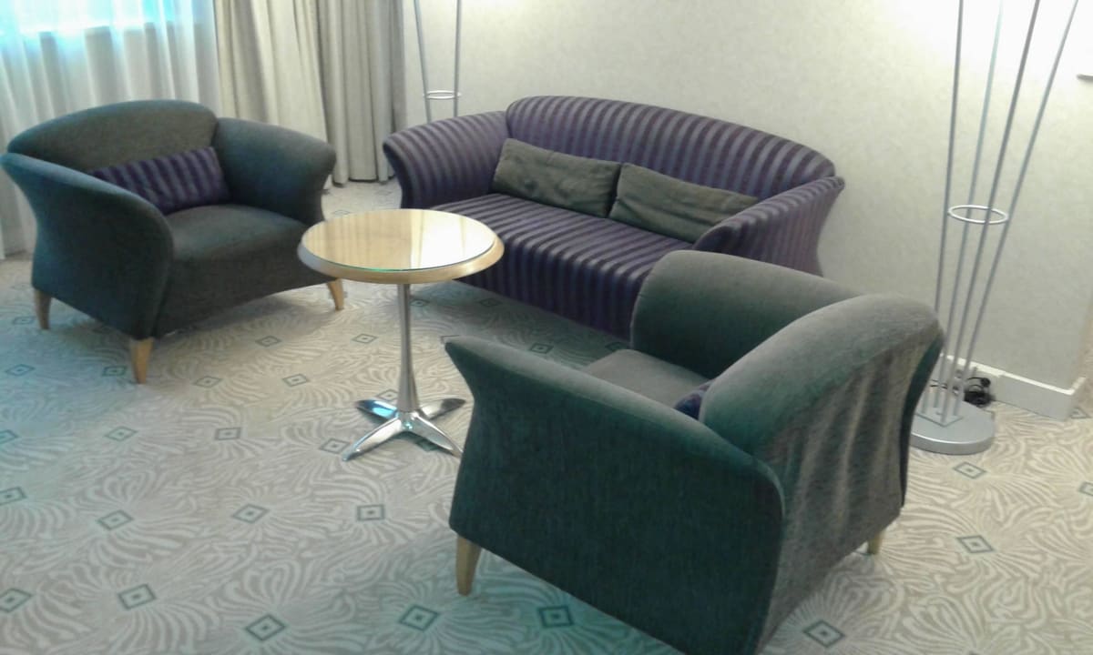 Suite 223 - Sitzgelegenheit Crowne Plaza Budapest, an IHG Hotel