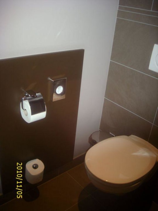 Toilette Lindner Hotel Nurburgring Congress, part of JdV by Hyatt