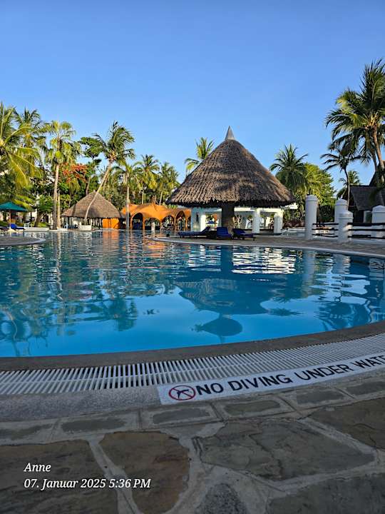 Pool Hotel Southern Palms Beach Resort