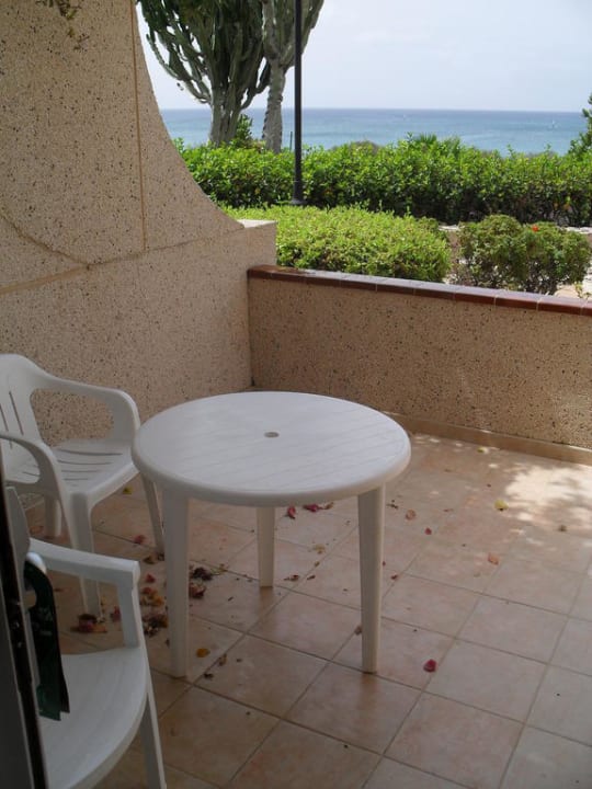 Terrasse unseres Zimmers SBH Hotel Taro Beach