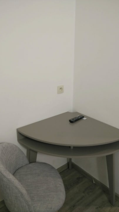 Biurko Hotel Midi-Zuid