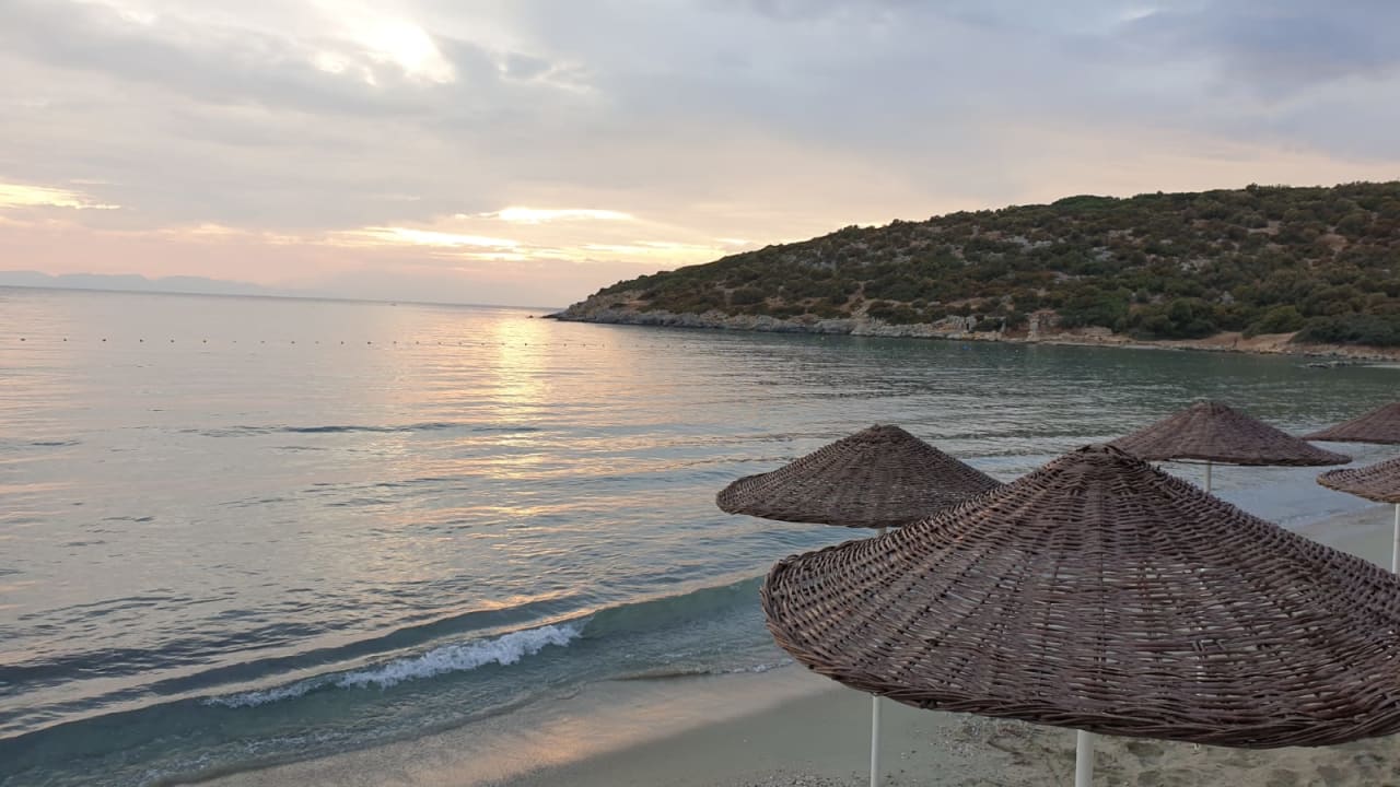 Strand Tusan Beach Resort