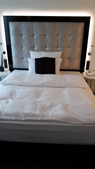 Zimmer INNSiDE by Meliá Düsseldorf Hafen