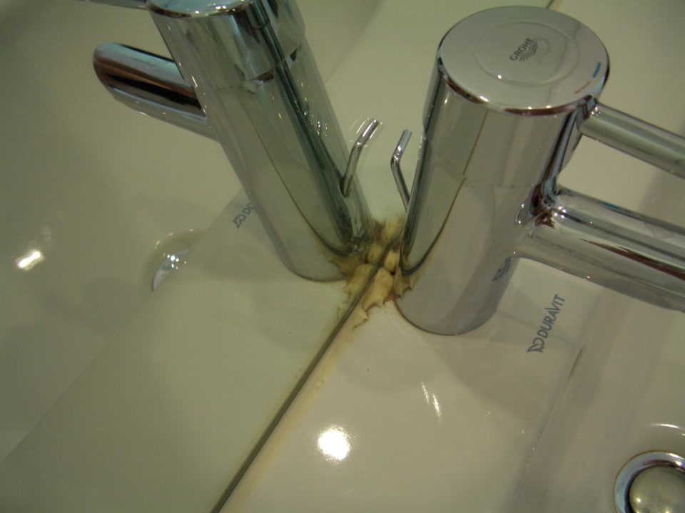 Verschmutzung beim Wasserhahn Iberostar Waves Bahia de Palma