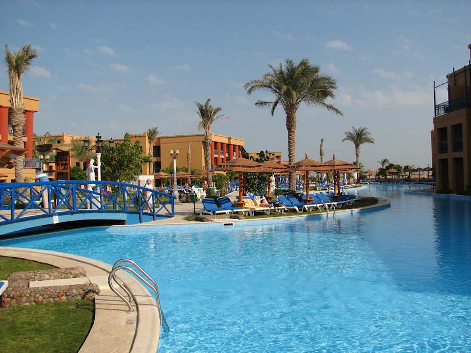 Poolanlage Hotel Titanic Palace