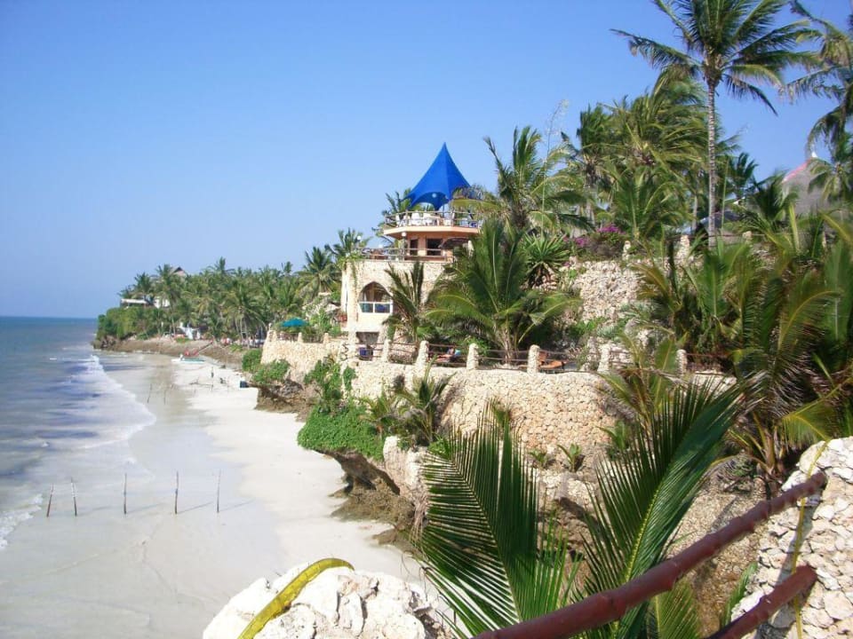 Strand Bahari Beach Hotel