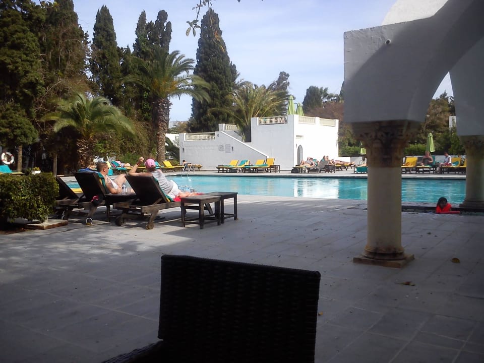 Terrasse zum Pool The Orangers Beach Resort and Bungalows