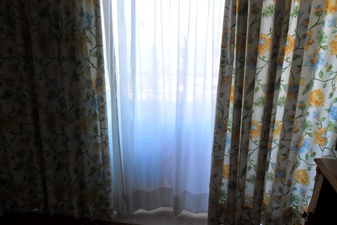 Strahlend weisse Gardinen mit Verdunkelungsgardinen Grupotel Acapulco Playa - Adults Only