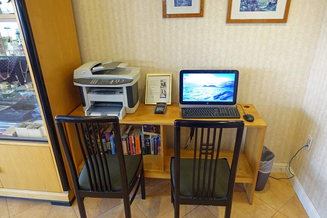 Lobby Hotel Millwood Inn & Suites