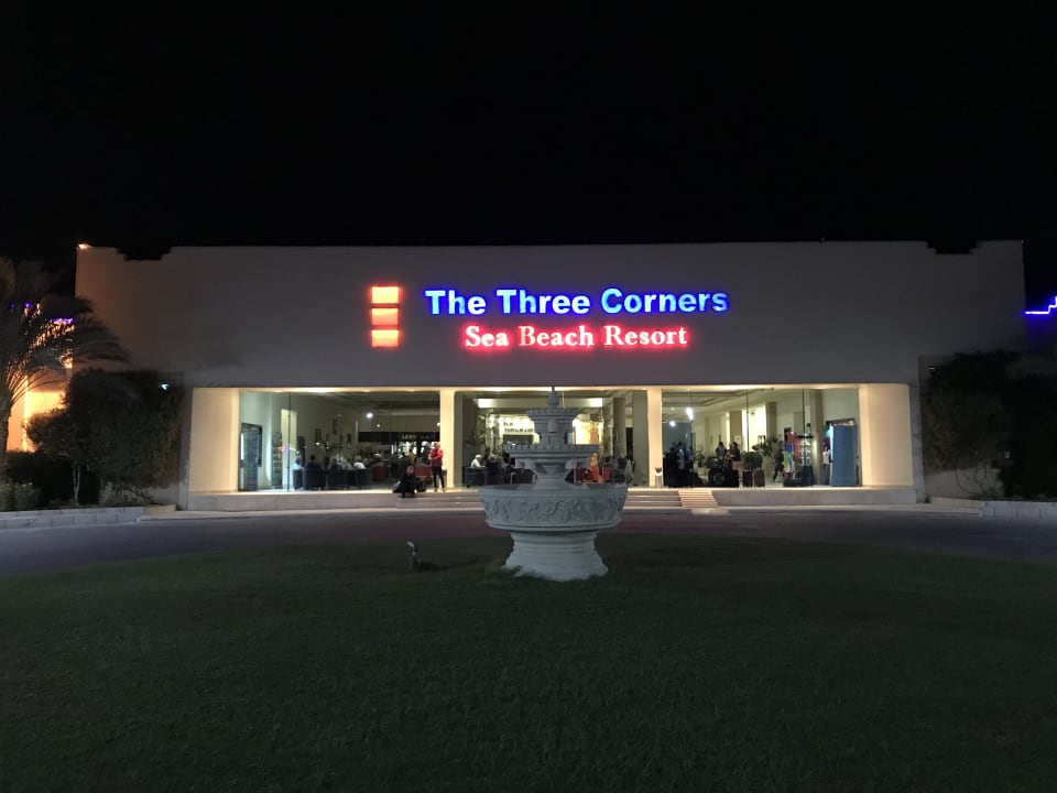 Lobby Three Corners Sea Beach Resort