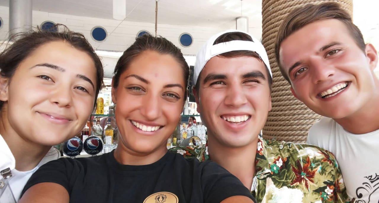 Ein tolles Poolteam  Hotel Delphin Diva