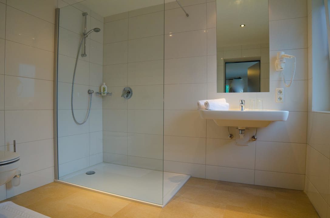 Badezimmer Hotel Unterbrunn