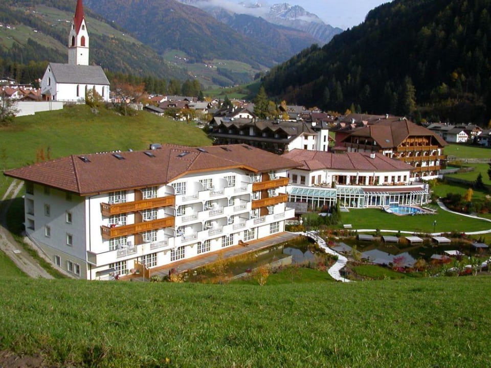 Hotelansicht vom Berg Hotel Schwarzenstein