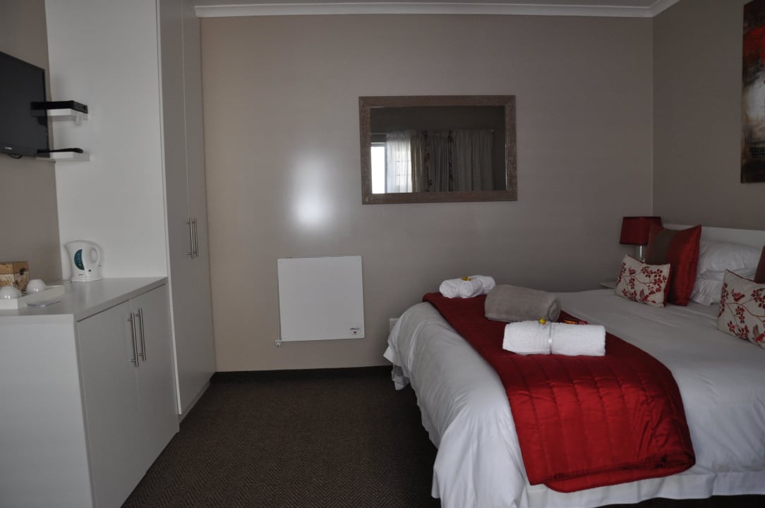 Bedroom Abalone Place Guesthouse