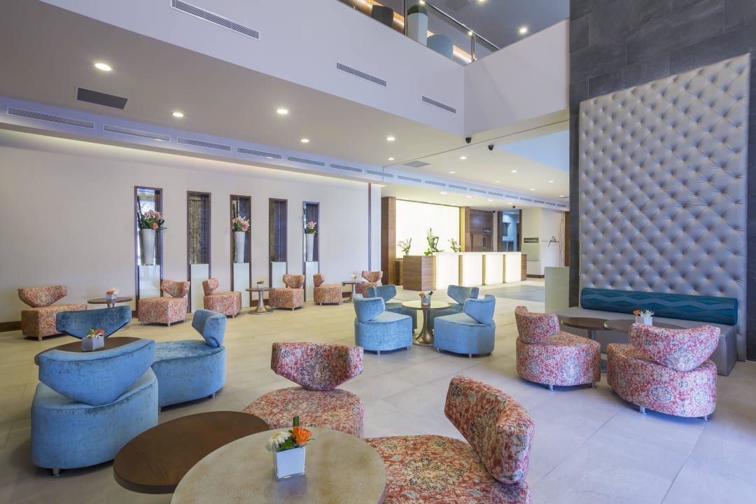 Lobby Seating Hilton Garden Inn Tanger City Center