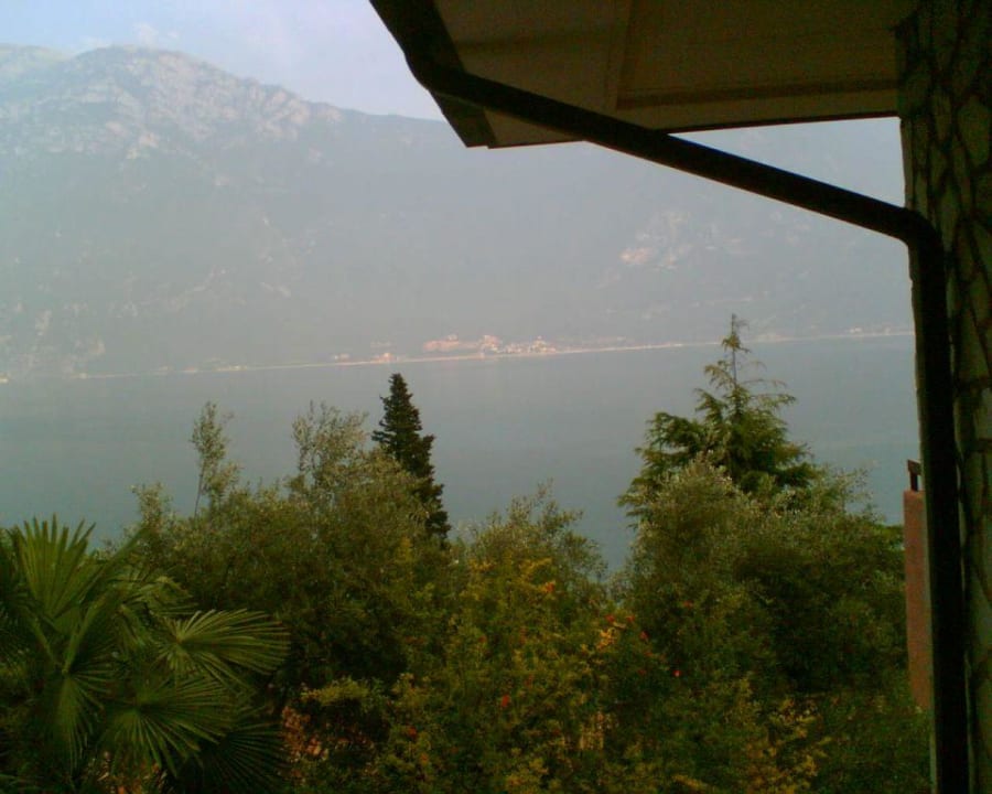 Blick aus dem Fenster Relax Hotel Villa La Gardenia & Oleandra