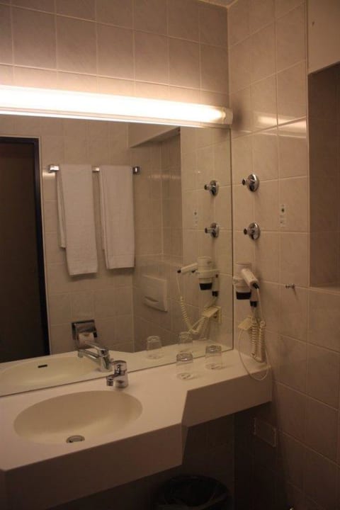 Badezimmer ACHAT Hotel Stuttgart Zuffenhausen