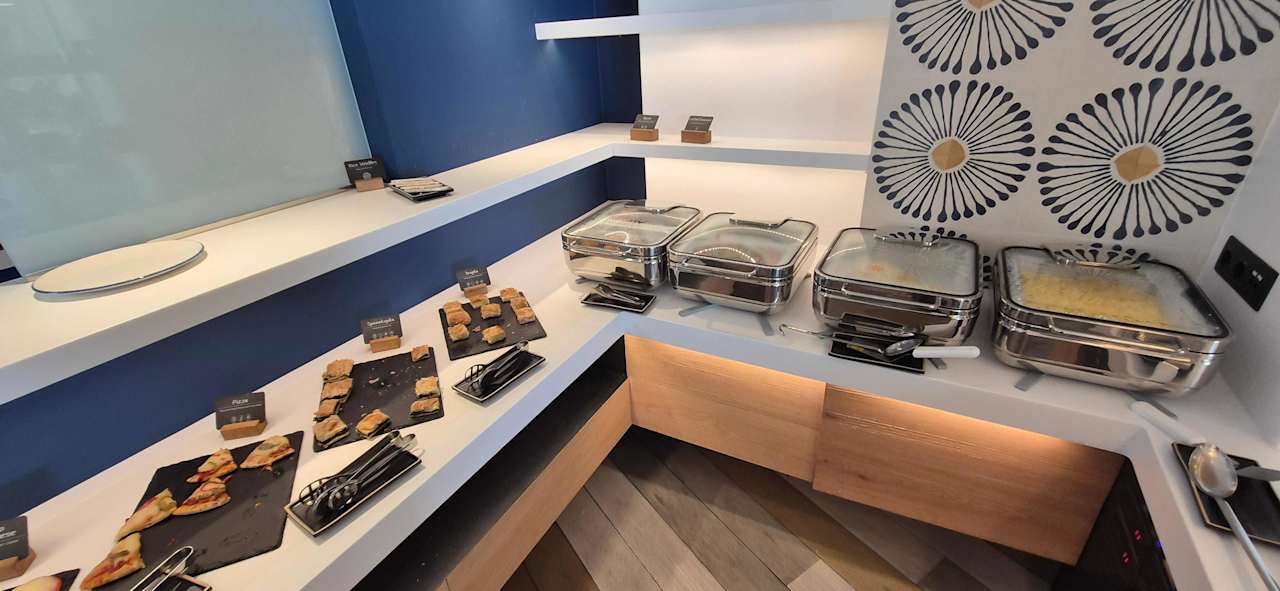 Gastro Semeli Coast Mykonos Curio Collection by Hilton