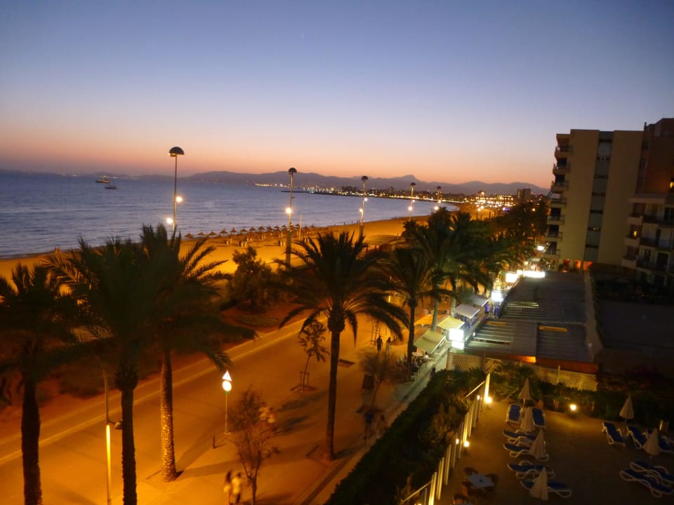 Ausblick bei Nacht Zimmer 321 HSM Golden Playa