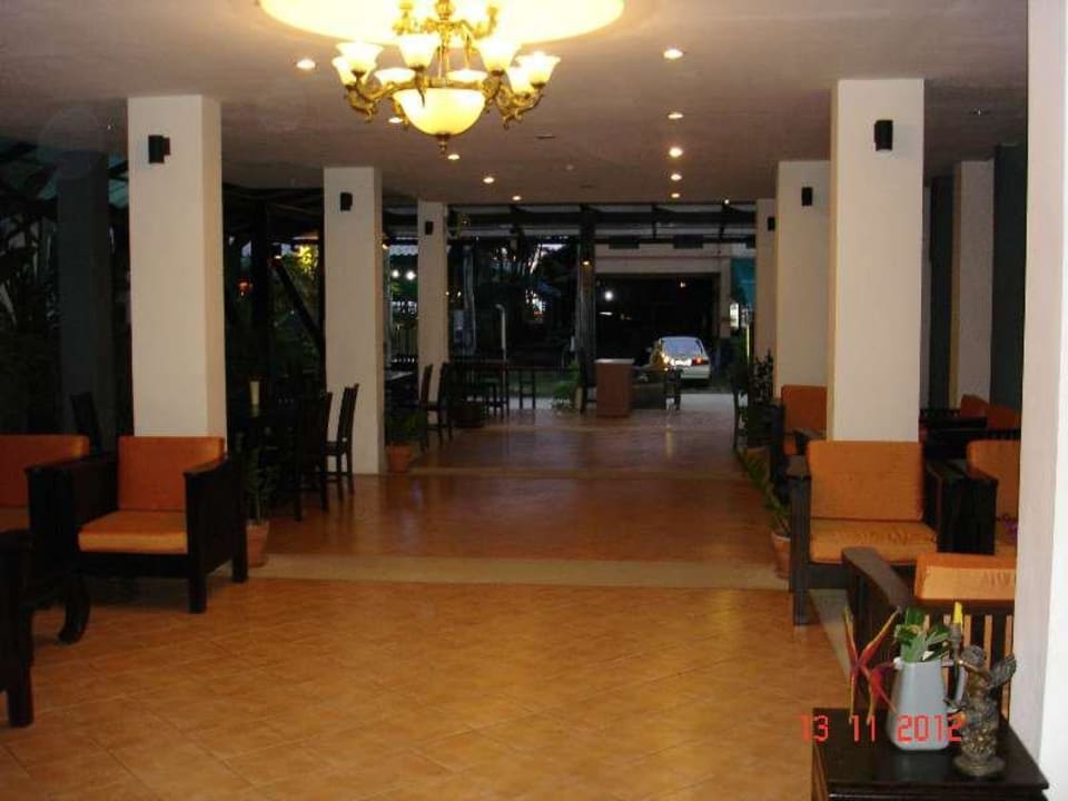 Eingangs- und Frühstücksbereich Hotel Golden Place Khaloak