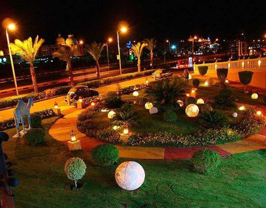 Gartenanlage vor dem Hotel Pickalbatros Palace Resort