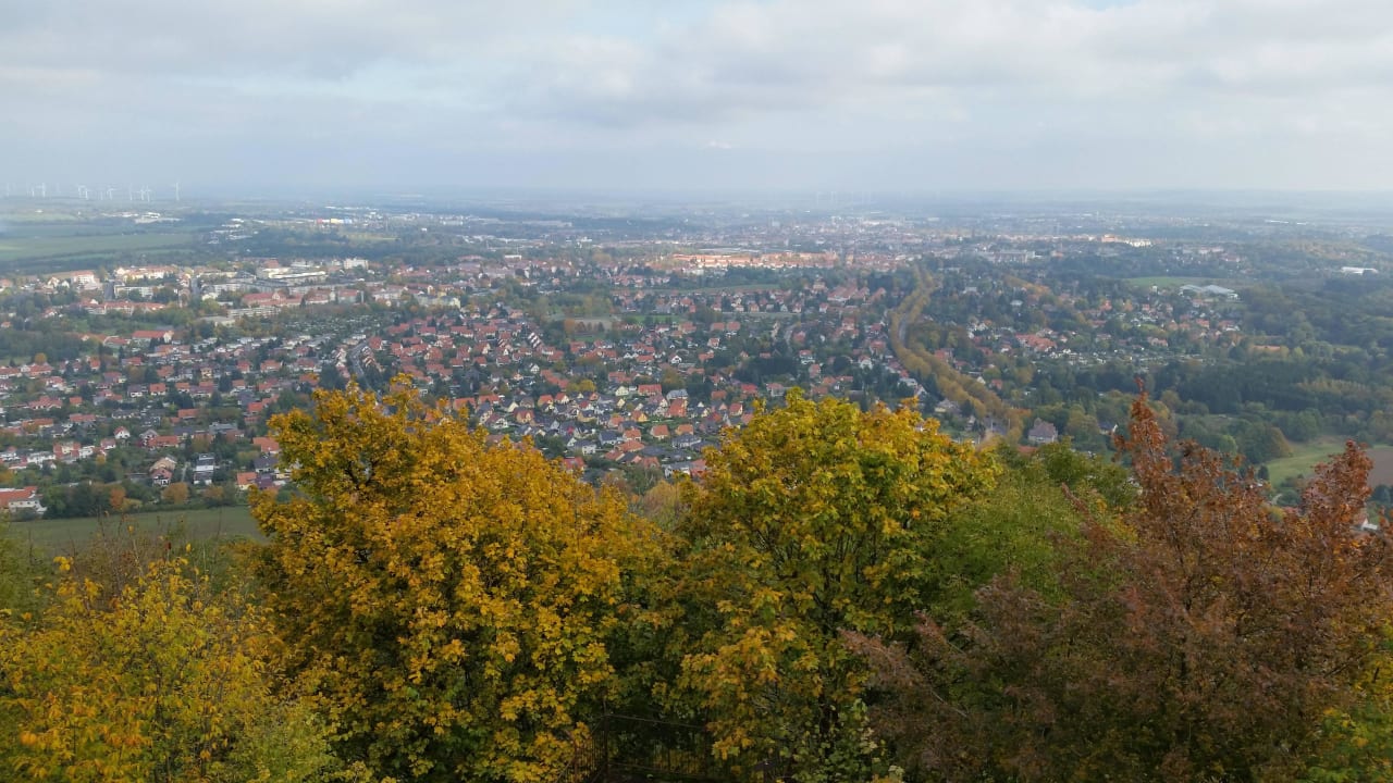 Blick ins Tal Burghotel Landeskrone