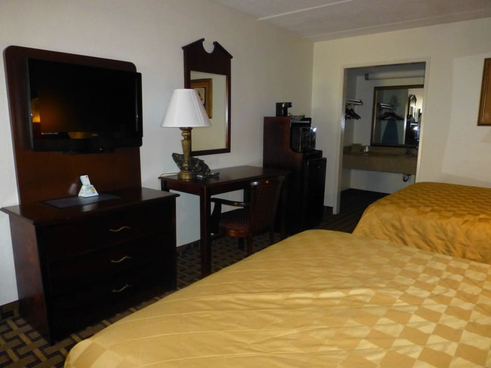 Zimmer Quality Inn & Suites