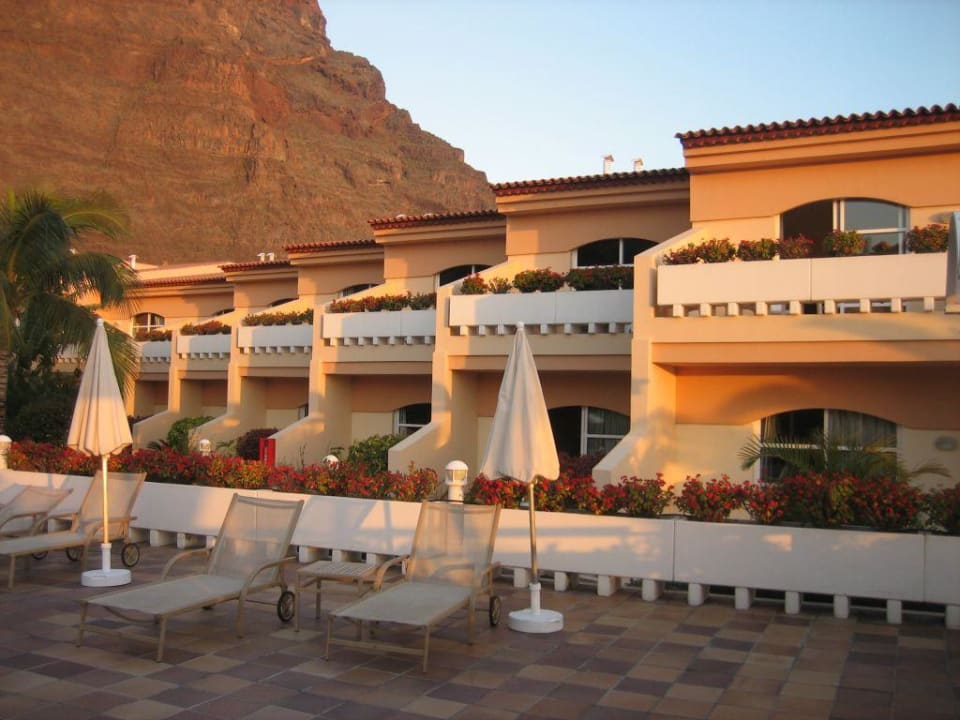 Blick vom "Sonnendeck" auf das Appartement Aparthotel Jardin del Conde
