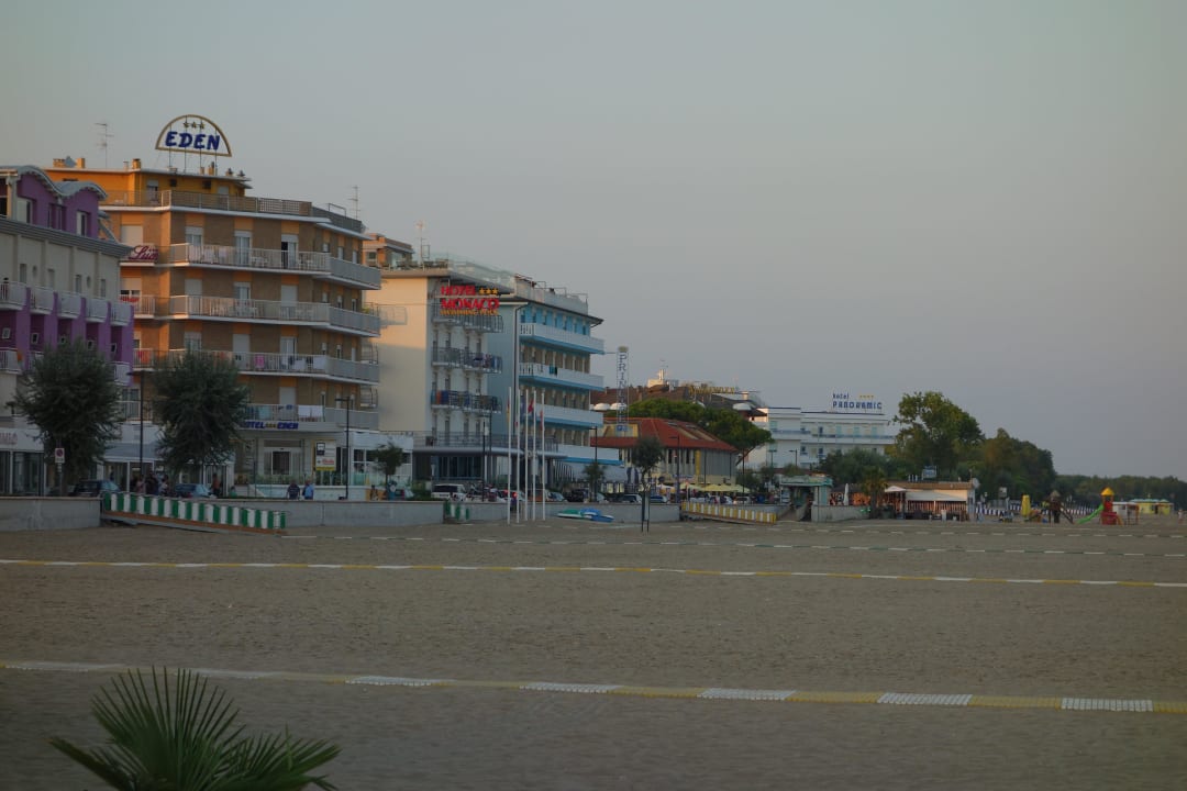 Hotel liegt am ruhigeren Ende der Hotelketten Hotel Principe Caorle