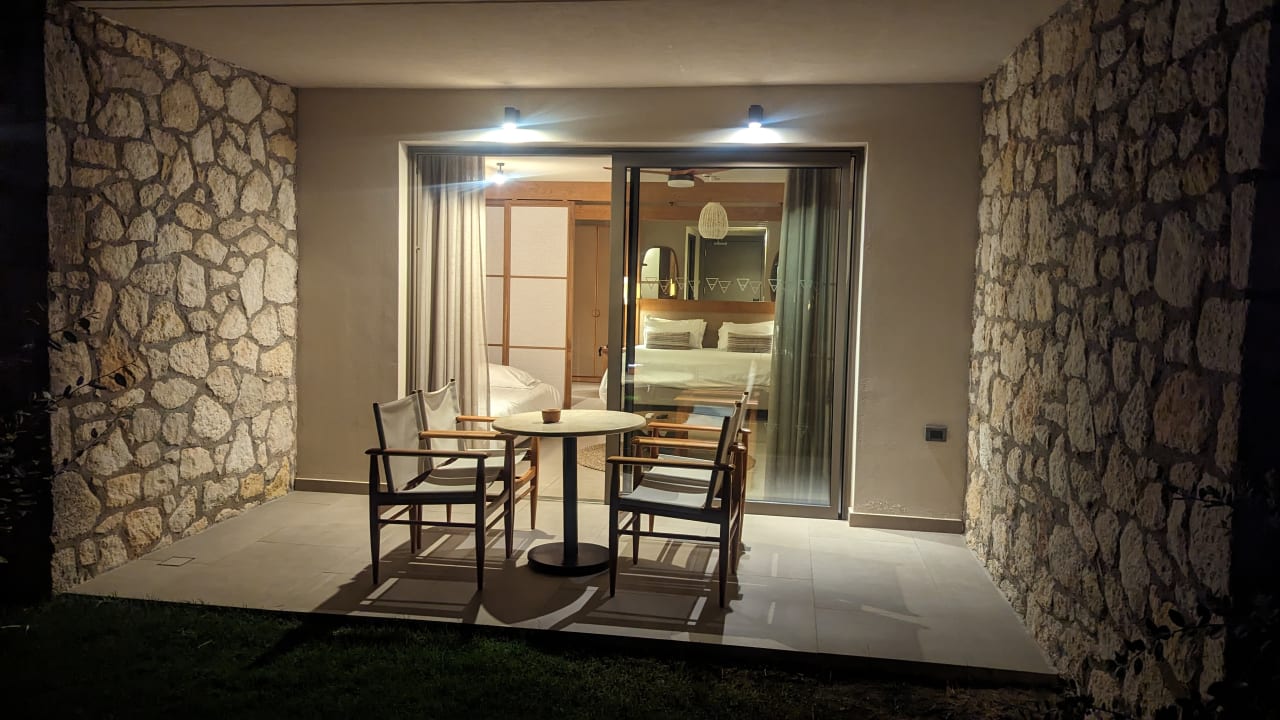 Zimmer The Royal Senses Resort, Curio Collection by Hilton