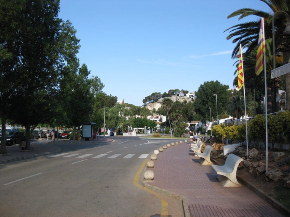Straße vor Hotel Minura Cala Galdana & Apartamentos d'Aljandartos d'Aljandar