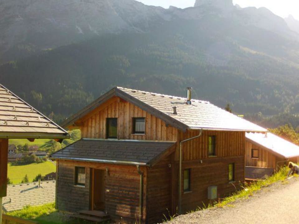 Häuschen 58 mit schöner Bergsicht Alpendorf Dachstein West by ALPS RESORTS