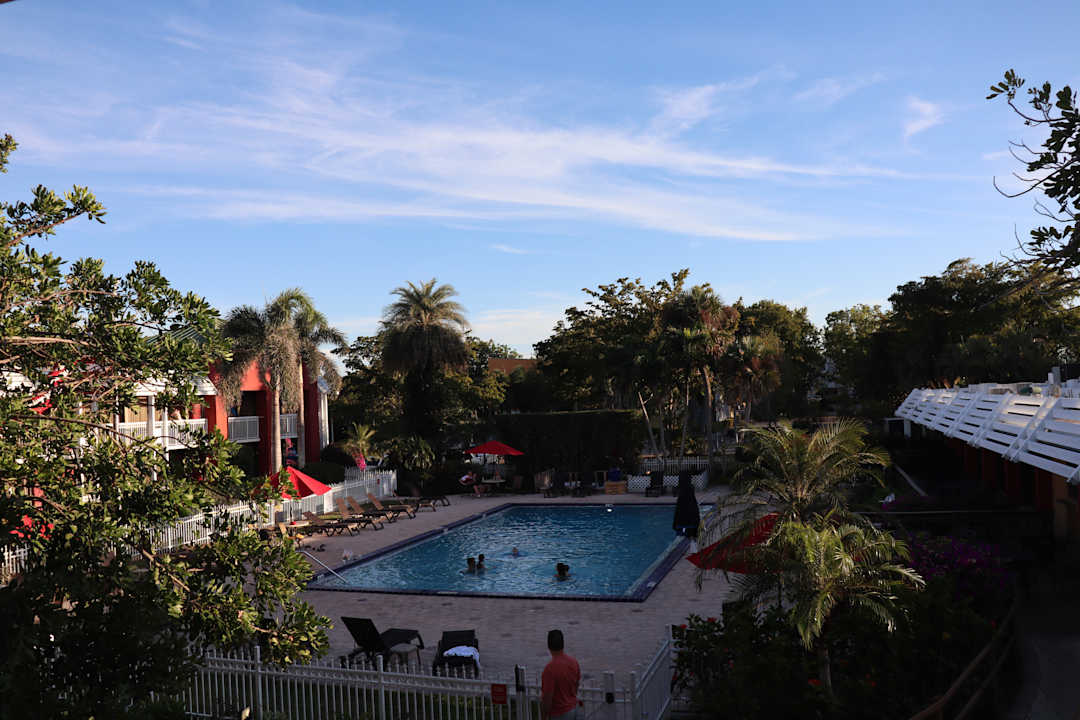 Pool Hotel Ramada Inn of Naples