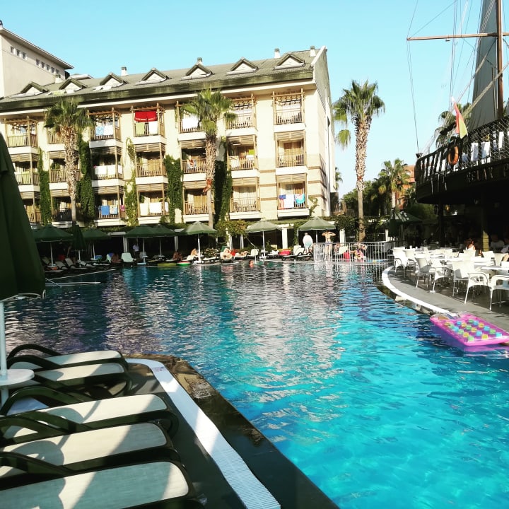Pool Can Garden Resort