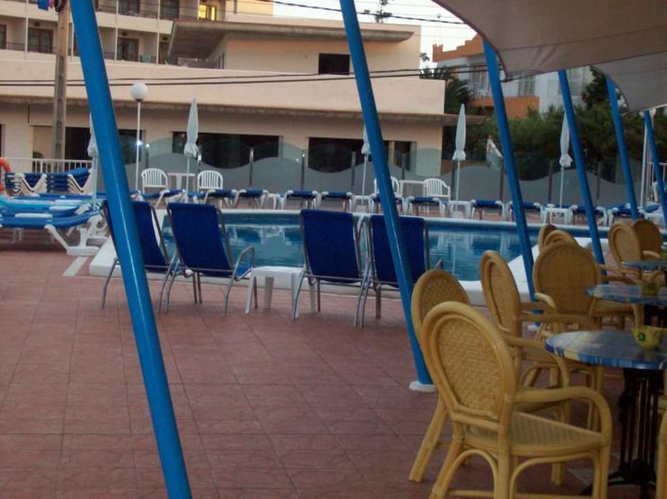 Terrasse mit Pool Hotel Osiris