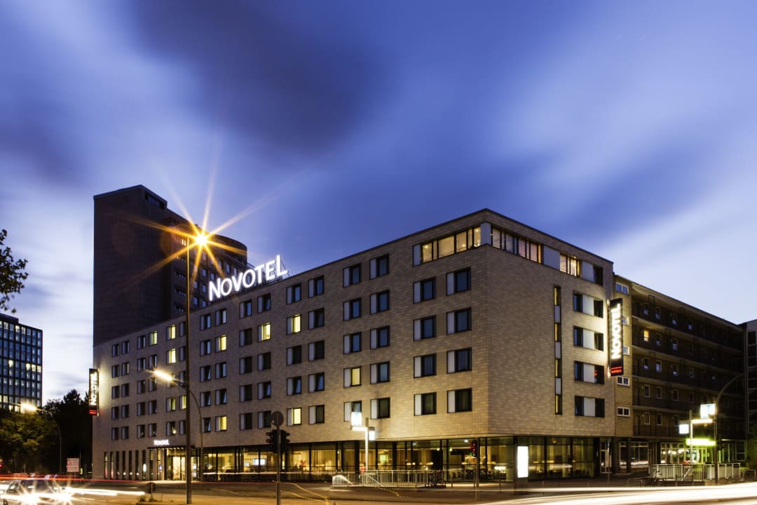 Außenansicht Novotel Hamburg City Alster