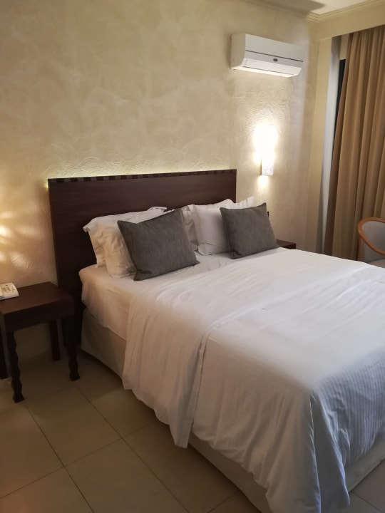 Zimmer Hotel Atlantis Beach