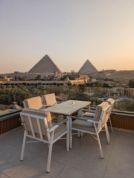 Außenansicht Gaia Pyramids Hotel
