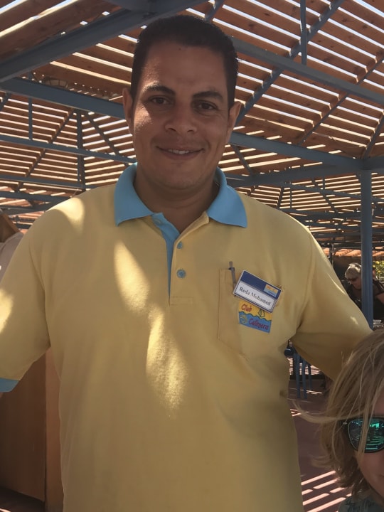 Unser super freundlicher Kellner Reda Sentido Akassia Beach